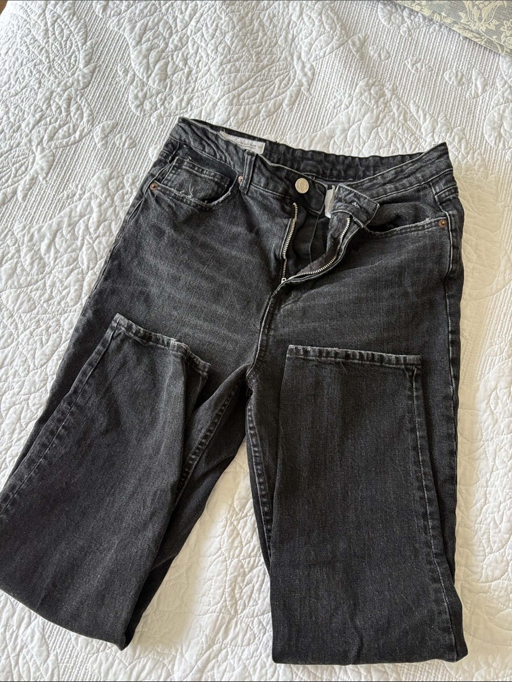 Zara Black Straight-Leg Women's Jeans